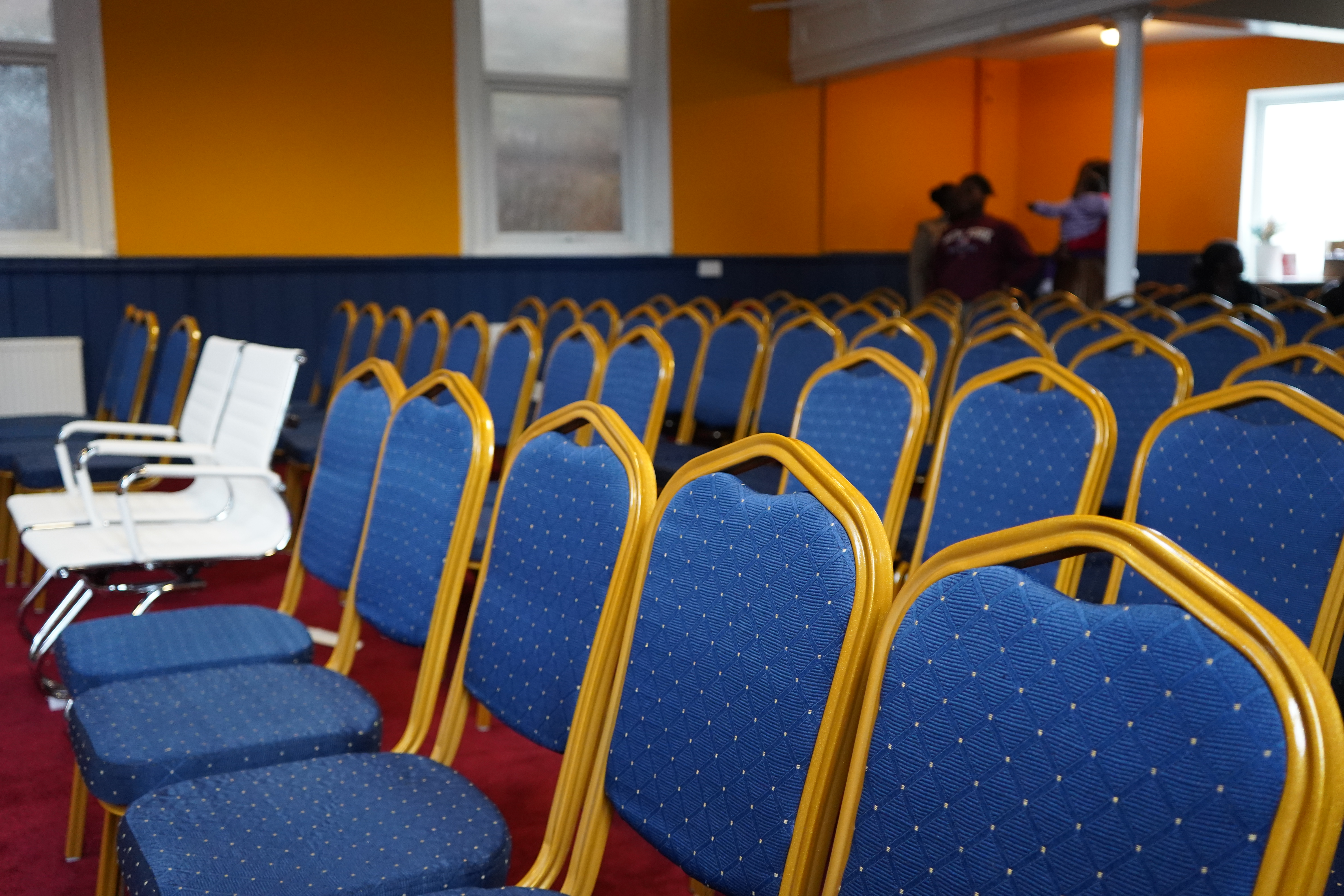 Solution Chapel International hall – stage and seating